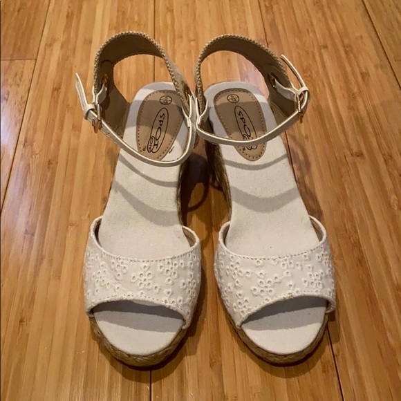 Espadrilles - Picture 1 of 7